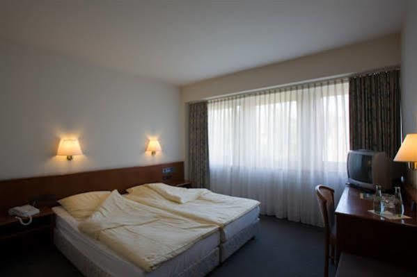 Hotel Am Roonplatz Bonn Exterior foto